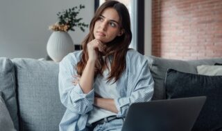 彼氏の悪口を言う女性の心理には意外な思いが隠れている可能性も