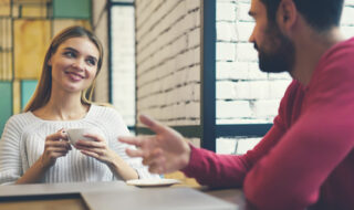 家族の話をする女性の心理には意外な思いが隠れている！