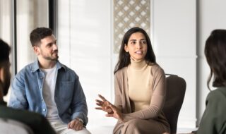 悩み相談をする女性の心理とは？本音を知ることで距離が近くなる可能性が高い！