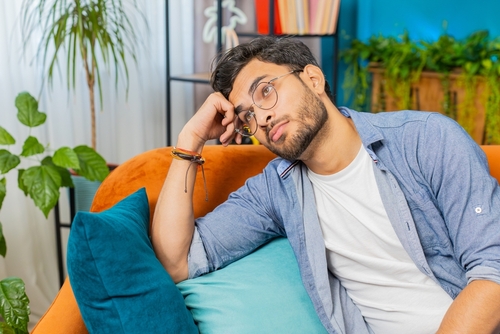 秘密をばらす人の心理が気になる…不安を感じた時の対処法とは？