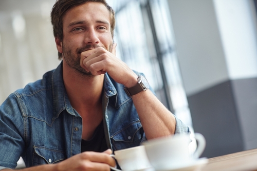 秘密をばらす人の心理が気になる…不安を感じた時の対処法とは?
