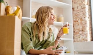 暇アピールする女性心理は脈ありサイン？距離を近づけるための行動の仕方とは