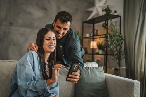 やきもちを焼く女性心理に隠れた思いとは?知ることで距離を近づけやすくなる!