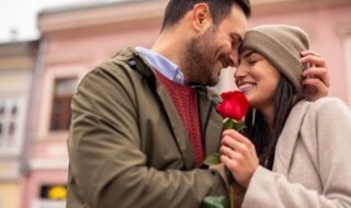 クリスマスの予定を聞く心理に女性がなる理由は？距離を近づけるための方法について