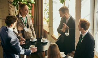 ミスを隠す心理になる理由は？隠れた思いを知ると関係性が良くなることも！