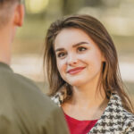 褒めてくれる女性の心理が気になる！脈ありサインかどうかの確かめ方について