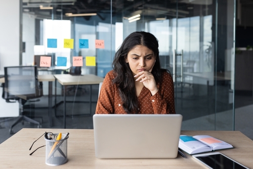 嫌いな人に執着する人の心理が知りたい！理解して良好な関係を築こう！