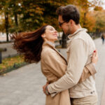 くっつきたい女性心理にはどのような思いがある？脈ありサインの可能性について