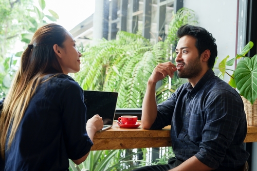 とぼける女性心理になる理由は?良好な関係を築くためのテクニックについて