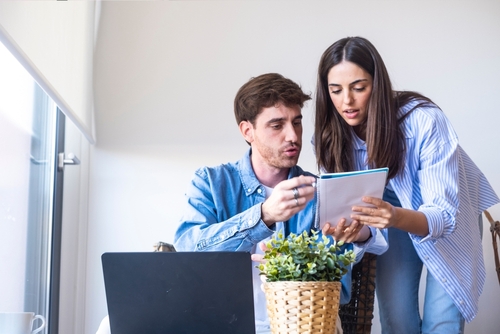 とぼける女性心理になる理由は?良好な関係を築くためのテクニックについて