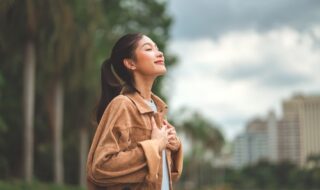 高笑いする心理で女性の本音が分かる！相手との接し方について知ってみよう！