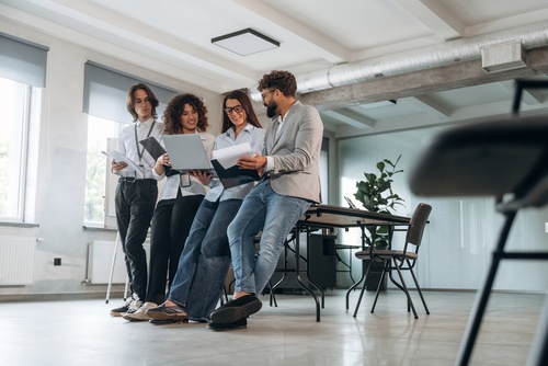 高笑いする心理で女性の本音が分かる！相手との接し方について知ってみよう！