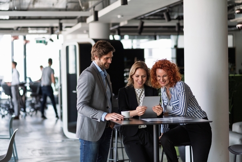 細かいことを指摘する人の心理とは？本音を知ってしたしくなるための方法について