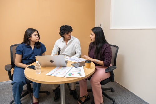 細かいことを指摘する人の心理とは？本音を知ってしたしくなるための方法について