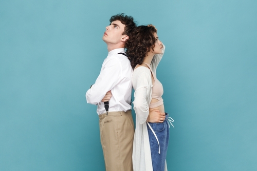 何かと突っかかってくる女性心理が気になる！距離を近づけるためのポイント