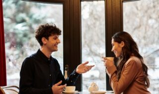 自分を卑下する女性心理が気になる！心理を知ると関係性が良くなることも！