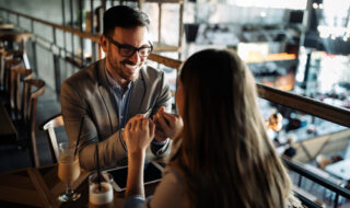 ピアスの多い女性心理が気になる！理解を知ることで親しくなれる可能性も！