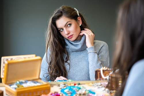 ピアスの多い女性心理が気になる！理解を知ることで親しくなれる可能性も！