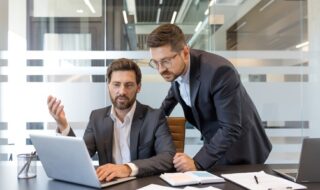 下手に出る人の心理は？本音を知れば相手を理解できる可能性が高い！