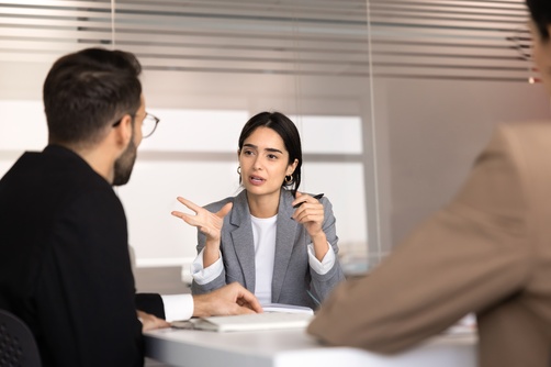 人前で注意する人の心理が知りたい!本音を理解することで今後の接し方が分かる!