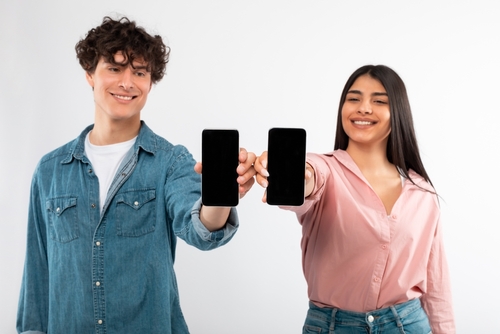 スマホの写真を見せる心理に女性がなる理由は?距離を近づくためのコツについて