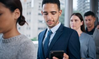 順番を守らない人の心理とは？隠れた思いを知ると接し方がわかる！