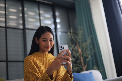 勧めたものを見てくれる女性心理は脈ありだから?相手の気持ちを知ってみよう!